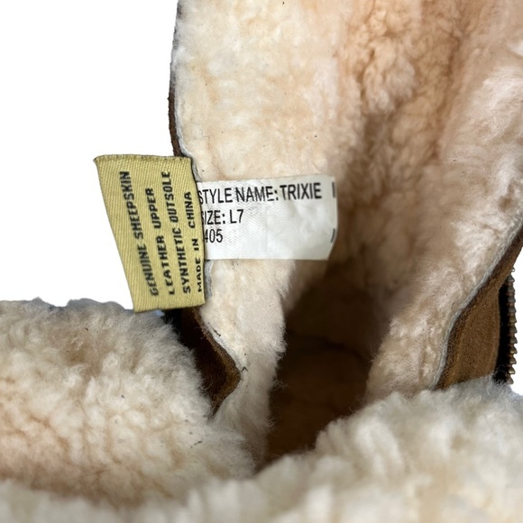RJS Fuzzies Trixie Brown Sheepskin Ankle Boots Size 7 - Picture 13 of 14
